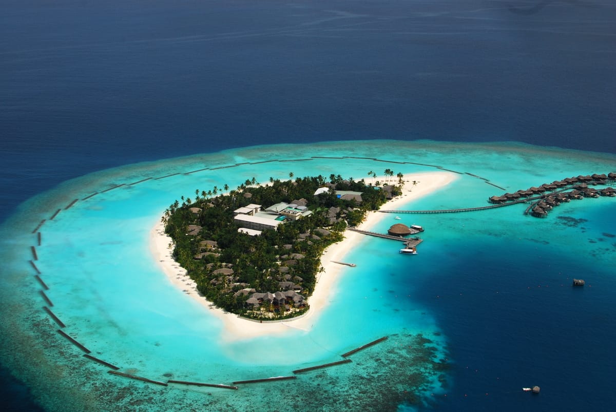Lily Beach Resort & Spa Maldives - No Back Home